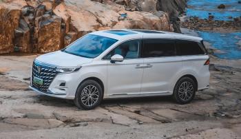 中大型MPV 19.99万元起，B级轿车9.98万元起，上汽荣威双车上市  -图9