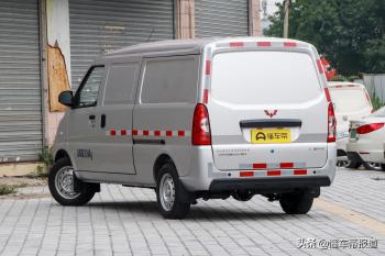 新车 | 五菱EV50纯电动客车版上市 售11.18万元起  -图2