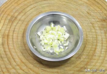 厨师长做虾仁炒鸡蛋，只用食盐调味，香嫩可口，吃起来真的鲜  -图5